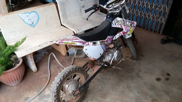 **14,000 บ.ต่อรอง**ขาย มอ'ไซค์ น้อย แต่งสไตล์ วิบาก ราคาเบาๆ สตาร์ทเท้า คลัชมือ ดิสเบรคหน้า ดรัมเบรคหลัง(ดิสหน้าต้องเช็ค) เครื่อง4จังหวะ LIFAN-110 ไดฯล่าง สตาร์ทเท้า เครื่องดี แรงดี เกียร์ดี เข้าง่าย โชคหลังเดี่ยว ล้อ อลูมิเนียม หน้า-หลัง ยางดีทั้ง2เ