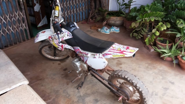 **14,000 บ.ต่อรอง**ขาย มอ'ไซค์ น้อย แต่งสไตล์ วิบาก ราคาเบาๆ สตาร์ทเท้า คลัชมือ ดิสเบรคหน้า ดรัมเบรคหลัง(ดิสหน้าต้องเช็ค) เครื่อง4จังหวะ LIFAN-110 ไดฯล่าง สตาร์ทเท้า เครื่องดี แรงดี เกียร์ดี เข้าง่าย โชคหลังเดี่ยว ล้อ อลูมิเนียม หน้า-หลัง ยางดีทั้ง2เ