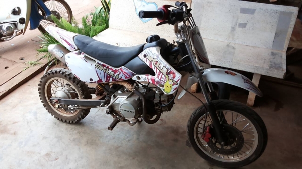 **14,000 บ.ต่อรอง**ขาย มอ'ไซค์ น้อย แต่งสไตล์ วิบาก ราคาเบาๆ สตาร์ทเท้า คลัชมือ ดิสเบรคหน้า ดรัมเบรคหลัง(ดิสหน้าต้องเช็ค) เครื่อง4จังหวะ LIFAN-110 ไดฯล่าง สตาร์ทเท้า เครื่องดี แรงดี เกียร์ดี เข้าง่าย โชคหลังเดี่ยว ล้อ อลูมิเนียม หน้า-หลัง ยางดีทั้ง2เ