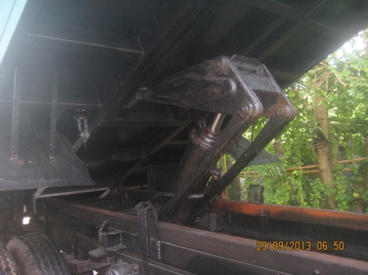 อยากขายรถ ดั้ม 6 ล้อ ยาง 900 /  20