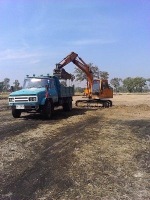 อยากขายรถ ดั้ม 6 ล้อ ยาง 900 /  20