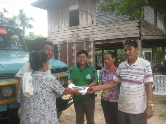 อยากขายรถ ดั้ม 6 ล้อ ยาง 900 /  20