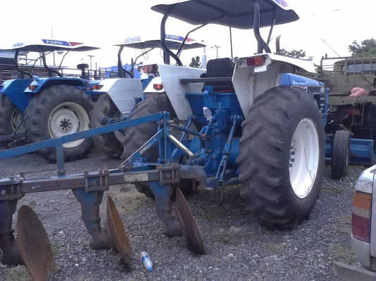 ขายอีกแล้วครับ รถไถ FORD 7810 สวยๆๆ 2เพลาครับ และ FORD 6640 สวยๆๆ 2เพลาครับ