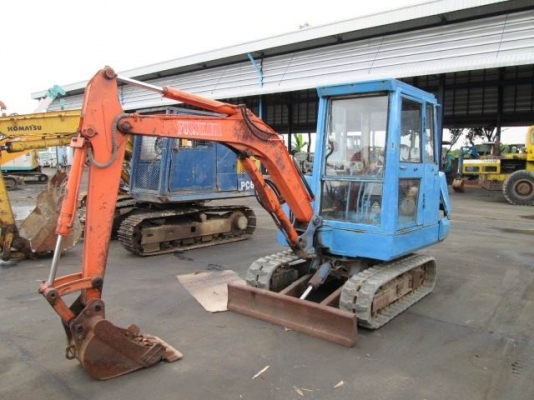 ขายรถขุดkubota..kh027.....มีตู้