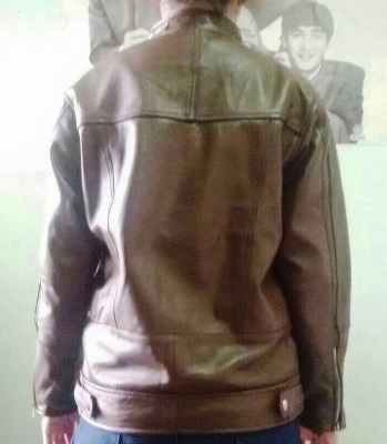 เสื้อหนังคอจีนชาย แขนซิบมีสีดำ/น้ำตาล มีทุกไซส์ครับ