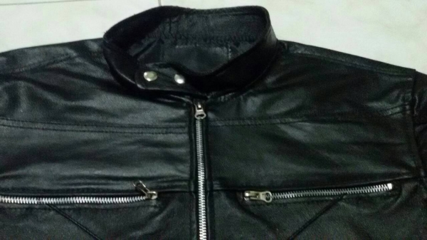 เสื้อหนังคอจีนชาย แขนซิบมีสีดำ/น้ำตาล มีทุกไซส์ครับ