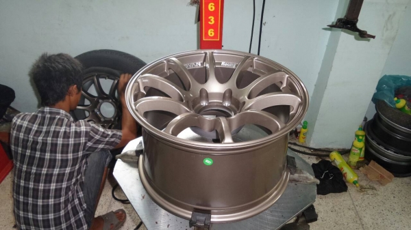 ขายแม็กใหม่แกะกล่อง ADVAN RS ขอบ18 กว้าง9x10 นิ้ว