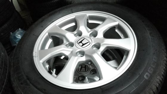 ล้อถอดป้ายแดง Honda Civic fb ขอบ15 พร้อมยาง  บริสโตน 195 65 15 ปี2014