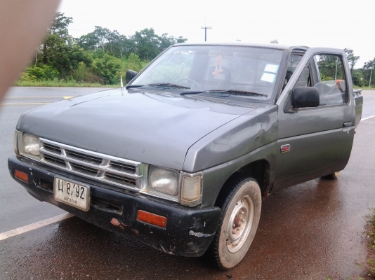 NISSAN BIG m 2.5 เครื่องแดง ปี37 จอเหลี่ยม แอร์มี ภาษีขาด57 เครื่องเดิม กัร้อนเดิม