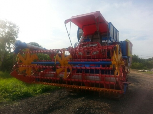 ขายรถเกี่ยวข้าวศักดิ์พัฒนาKM56อุ้ม2.5ตัน ตัวเดิน12HTปั้มไดกิ้นเบอร์23 เครื่องJO8C 260เทอร์โบ สภาพพร้อมใช้งาน