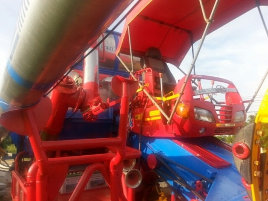 ขายรถเกี่ยวข้าวศักดิ์พัฒนาKM56อุ้ม2.5ตัน ตัวเดิน12HTปั้มไดกิ้นเบอร์23 เครื่องJO8C 260เทอร์โบ สภาพพร้อมใช้งาน