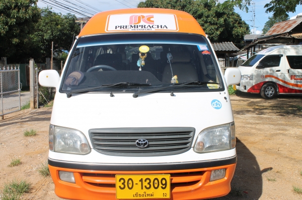 รถตู้ Toyota หัวจรวด หลังคาสูง ปี 47 สภาพดี