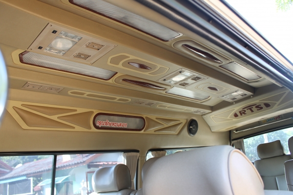 รถตู้ Toyota หัวจรวด หลังคาสูง ปี 47 สภาพดี