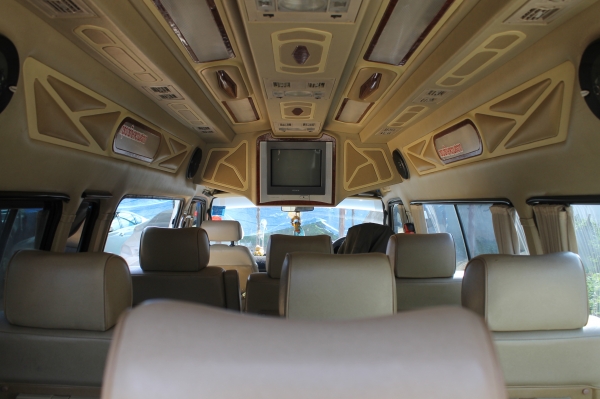 รถตู้ Toyota หัวจรวด หลังคาสูง ปี 47 สภาพดี