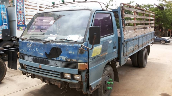 ***ขายแล้วครับขอบคุณ Truck2hand ขาย6ล้อ เดิมบาง ราคาถูก ISUZU NPR57L-100 ประกอบ เกียร์ยาว เครื่องเดิมเกียร์เดิม 4BC2-100แรงฝาขาว 4สูบ เครื่องดีสตาร์ทติดง่าย แรงดีแน่นดี เกียร์ดีเข้าง่ายไม่หลุด ช่วงล่างเดิม 5น็อต หน้า-หลัง คัสซีสวยเดิม ไม่ปะไม่ดาม ไม่บวม ก