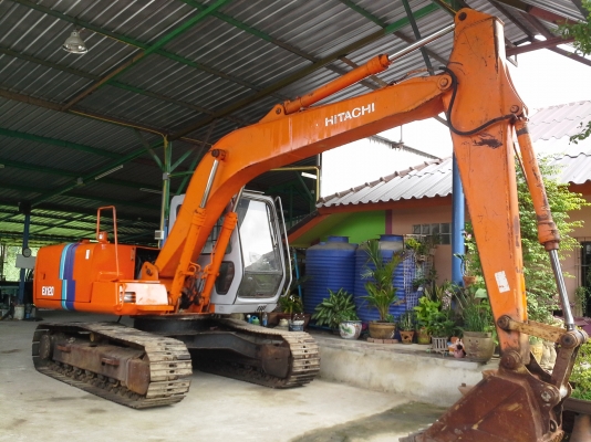 ขายรถแมคโฮ  HITACHI   EX 120-2  เลขตัวถัง  12 N-32857   เลขเครื่อง  =4BD1-995884   รถนำเข้าเก่านอก  เครื่องดี  ปั้มแรงทำงานไว  ไฟฟ้าเต็ม ปั้มนิ้วรถยังไม่เคยใช้งานในไทย  มีเอกสารแจ้งจำหน่ายพร้อง ขายราคาถูก  เจ้าของขายเองค่ะ