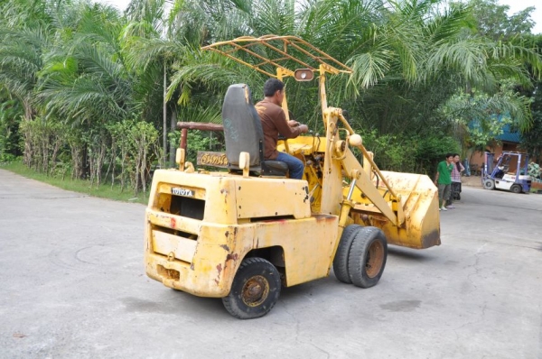 ขายรถตัก TOYOTAสวยเดิมจากญี่ปุ่น งากระดก ยังไม่เคยใช้ในไทย 95,000เท่านั้น