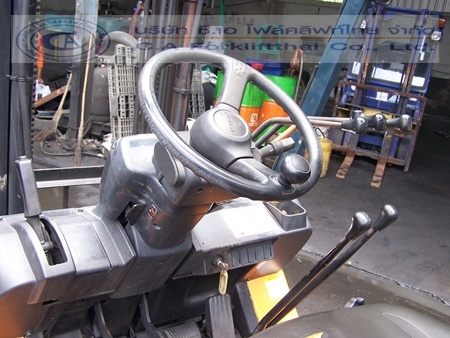 ขายรถ โฟล์คลิฟท์ TOYOTA รุ่น 7-FD15