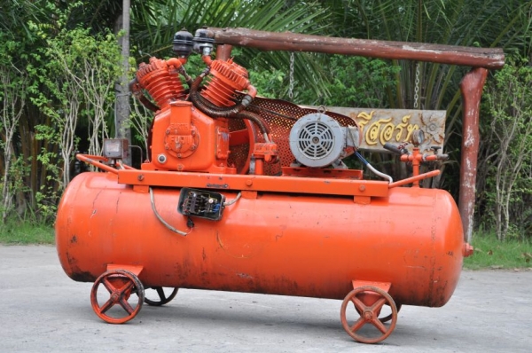 ขายปั้มลม FUJI 4สูบ 260ลิตร สวยเดิมจากญี่ปุ่น 35,000เท่านั้น!!