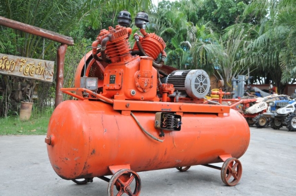 ขายปั้มลม FUJI 4สูบ 260ลิตร สวยเดิมจากญี่ปุ่น 35,000เท่านั้น!!