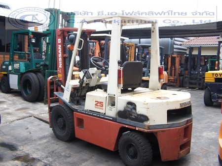 ขาย รถโฟล์คลิฟท์ NISSAN รุ่น EH02