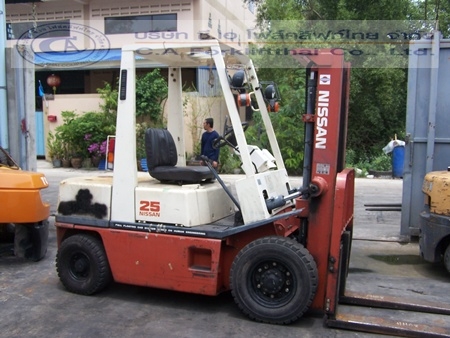 ขาย รถโฟล์คลิฟท์ NISSAN รุ่น EH02
