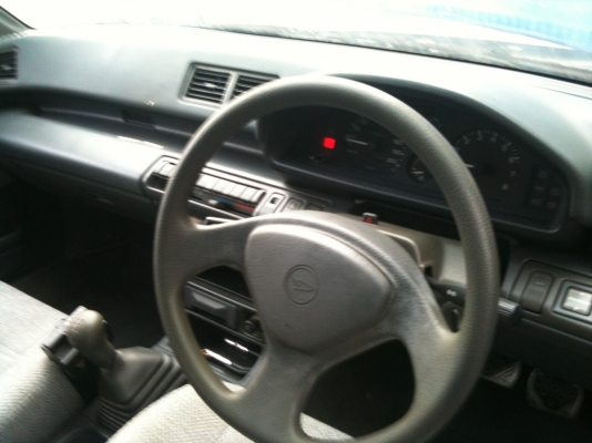 รถเก๋งไดฮัทซุ APPLAUSE 4 ประตู เดิมแห้งบาง ขาดเกิน 25,000 บาท