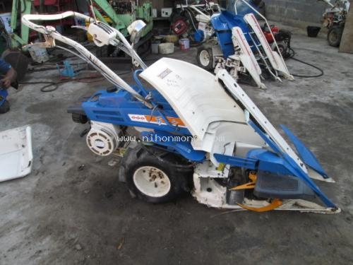 รถเกี่ยวข้าวเดินตาม !!!    ISEKI    RX310  รหัสสินค้า : 13001494   หรือเพิ่มเติมไดที่ www.nihonmono.com