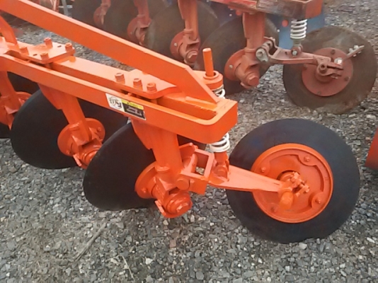 อุปกรณ์รถไถ 45-49 แรงครับ