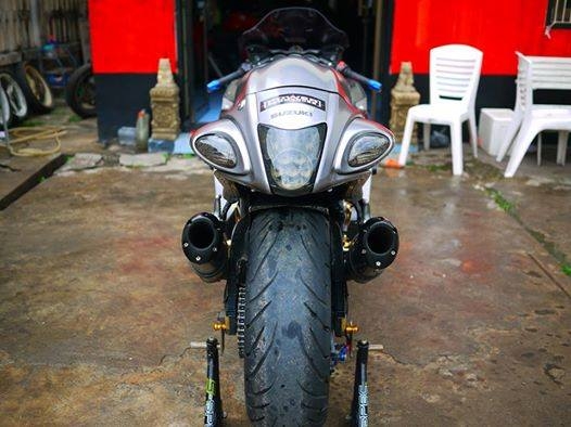 ขาย Suzuki Hayabusa ปี 2003 พร้อมทะเบียนแท้ 222 แปลงโฉมเป็นโฉมใหม่ล่่สุด