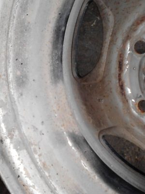 กะทะ ขอบ 15 เน้นบรรทุก. ขนาด 6 รู  มี 2 วง Tel.081-427-3941