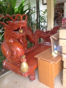 โต๊ะมังกร