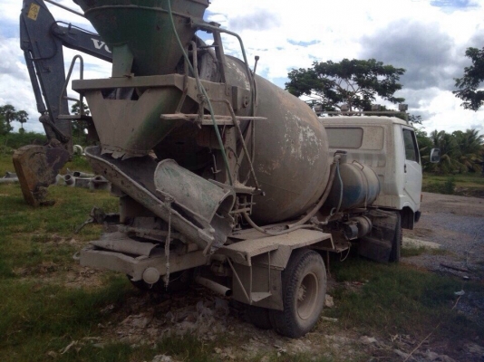ขายรถ6ล้อโม่ปูน HINO KM777 เครื่อง 117แรงม้า 2คันไม่แยก สนใจโทร 081-9701072