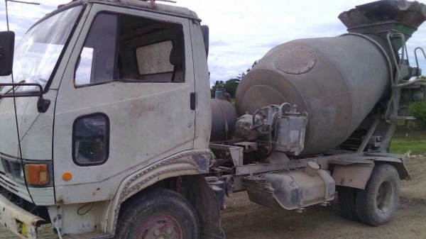 ขายรถ6ล้อโม่ปูน HINO KM777 เครื่อง 117แรงม้า 2คันไม่แยก สนใจโทร 081-9701072