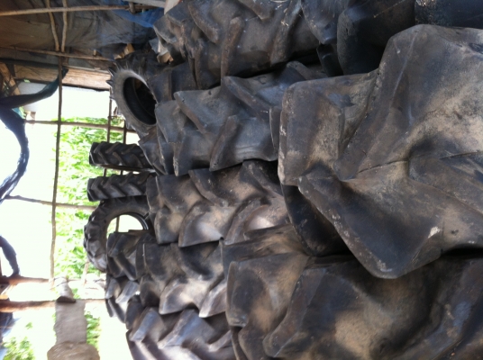 ขาย ยางขอบ 13.6-26 ราคาเบาๆ คู่ละ 8,500 ฿