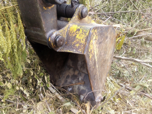 ขายรถแบ๊คโฮ komatsu pc60  ตามสภาพพร้อมใช้งานลดเหลือ250000เท่านั้น