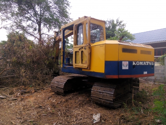 ขายรถแบ๊คโฮ komatsu pc60  ตามสภาพพร้อมใช้งานลดเหลือ250000เท่านั้น
