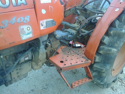 ขายเหมา KUBOTA L3408DT ตามสภาพ2คัน มีทะเบียน ขายเหมา KUBOTA L3408DT ตามสภาพ2คัน มีทะเบียน