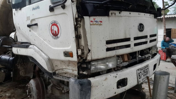 รถโม่ปูน nissun PE6 เทอร์โบ 230 แรงม้า 2เพลา รถโม่ปูน nissun PE6 เทอร์โบ 230 แรงม้า 2เพลา