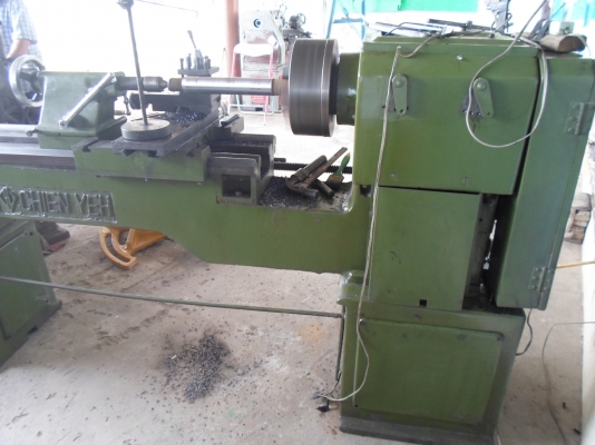 แท่นกลึง 6 ฟุต 3 เพลา เกียร์บล็อก คอลึก 11 นิ้ว คอม้าถอดได้  85,000