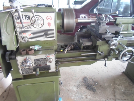 แท่นกลึง 6 ฟุต 3 เพลา เกียร์บล็อก คอลึก 11 นิ้ว คอม้าถอดได้  85,000