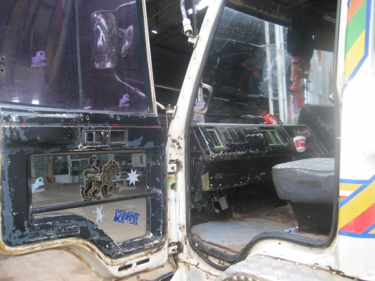 สิบล้อ  175 แรง  เดิมเป็น 2 เพลา   ราคา  565,000  บาท