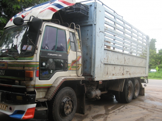 สิบล้อ  175 แรง  เดิมเป็น 2 เพลา   ราคา  565,000  บาท