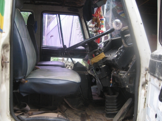 สิบล้อ  175 แรง  เดิมเป็น 2 เพลา   ราคา  565,000  บาท