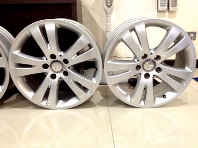 แม็กซ์ BENZ New C-Class 17 นิ้ว แท้ห้าง PCD 5-112 ฝากลางช่อมะกอกแท้ ตจว ส่งได้ แม็กซ์ BENZ New C-Class 17 นิ้ว แท้ห้าง PCD 5-112 ฝากลางช่อมะกอกแท้ ตจว ส่งได้