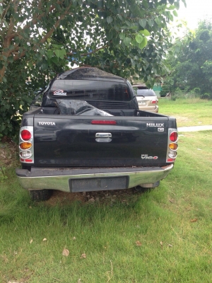 โตโยต้าพีรันเนอร์ 4ประตู เครื่อง3000 ปี06 โอนลอย สภาพเครื่องเกียรสมบูรณ์ติดเครื่องได้ สีดำ ซ่อมได้สบาย