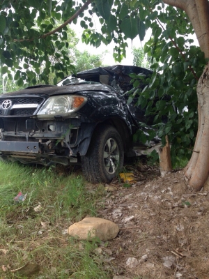 โตโยต้าพีรันเนอร์ 4ประตู เครื่อง3000 ปี06 โอนลอย สภาพเครื่องเกียรสมบูรณ์ติดเครื่องได้ สีดำ ซ่อมได้สบาย