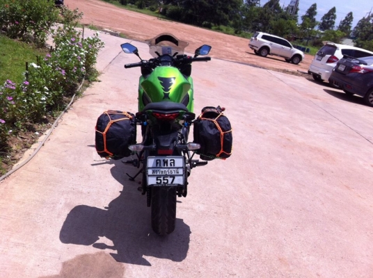 ขายer6f ปี2012 พร้อมของแต่ง กระเป๊าgivi3ใบ วิ่งไม่ถึงสองหมื่น มีท่อเดิมครับ รถสวยครับ