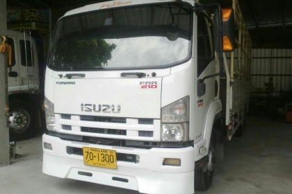 มาแล้วครับ พร้อมขายเลย ISUZU FRR210 FORWRRD ปี52 กระบะคาร์โก้คอกแป๊ปสูง ยาว 5.5 เมตร ยางเต็ม ภายในหรูมาก เครี่องเต็ม พร้อม จอทีวี แบบ VIP เลยครับ