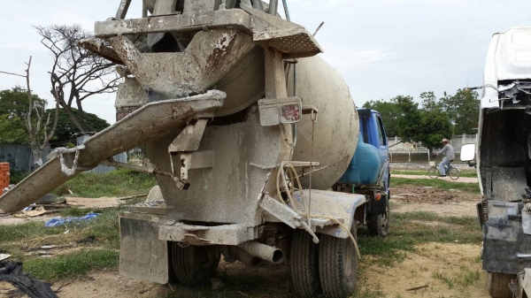 ขายรถโม้ปูนเครือง115แรงม้าโม้ตรง3.5คิวปั้มไดกิ้นรถพร้อมใช้